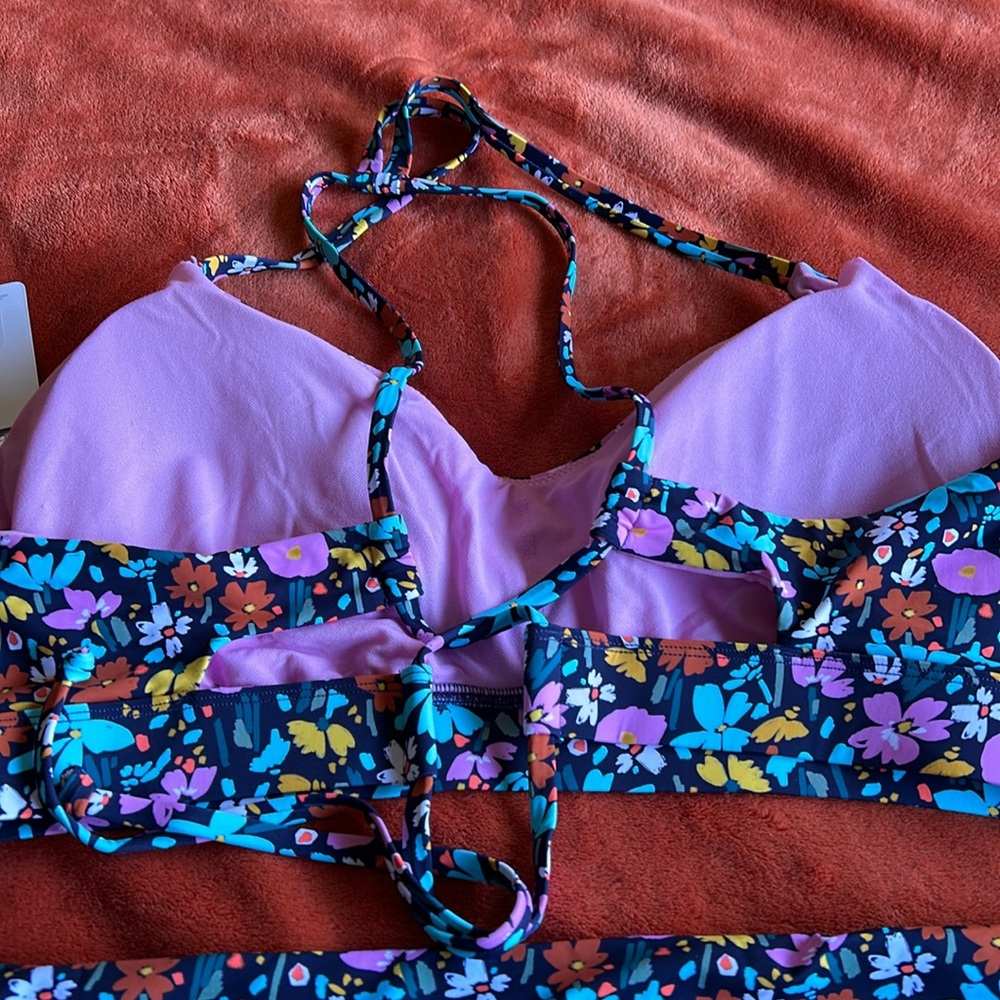 Body Glove, Women’s Size 3X Woodstock Floral 2 Piece Bikini - Picture 6 of 10